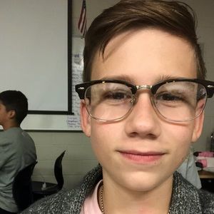 Meet your Posher, Max